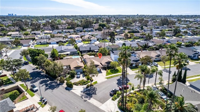 Detail Gallery Image 43 of 47 For 945 Lansing Ln, Costa Mesa,  CA 92626 - 4 Beds | 2 Baths