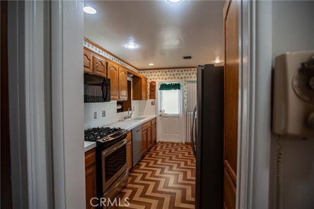 Detail Gallery Image 12 of 44 For 17433 Granada Ave, Fontana,  CA 92335 - 3 Beds | 2 Baths