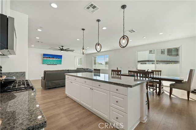 Detail Gallery Image 7 of 40 For 36300 Firelight Cir, Wildomar,  CA 92595 - 4 Beds | 3 Baths