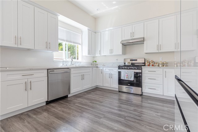 Detail Gallery Image 13 of 51 For 14159 Gault St, Van Nuys,  CA 91405 - 3 Beds | 2 Baths