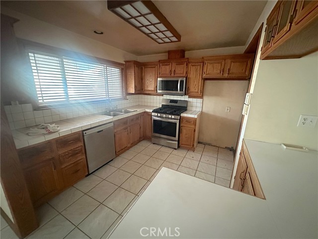 11431 Ramona Avenue, Hawthorne CA: https://media.crmls.org/medias/aebb4bd7-a1cf-427c-9ebe-e63ba184a2a4.jpg