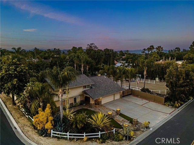 17927 Sun Hill Drive, Yorba Linda CA: https://media.crmls.org/medias/aebbac96-7bee-4b34-a619-8e6dff14a242.jpg