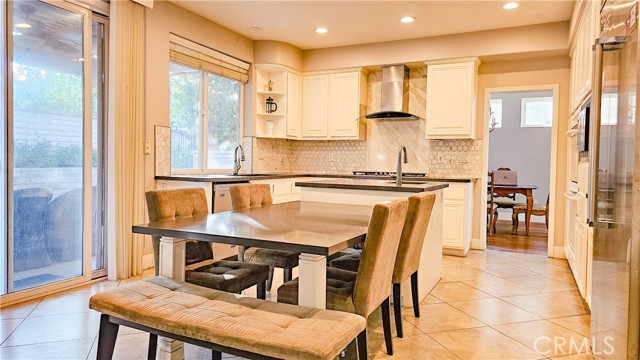 1624 Blue Canyon Street, Newbury Park CA: https://media.crmls.org/medias/aebc5736-227e-4747-a20a-a6c1e2bc3dde.jpg