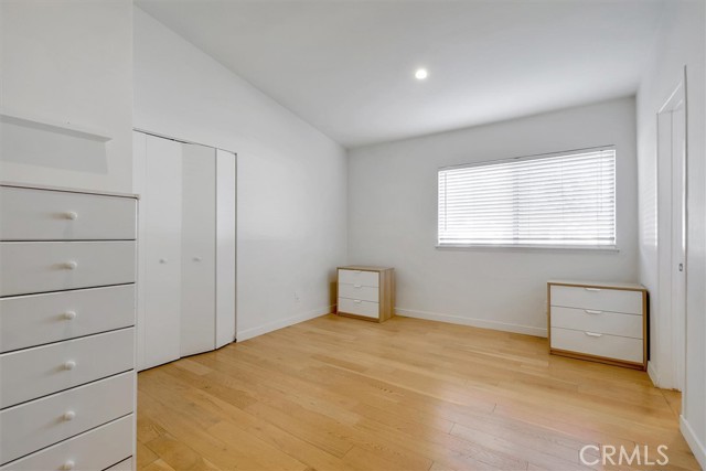 Detail Gallery Image 38 of 66 For 24216 Calvert St, Woodland Hills,  CA 91367 - 5 Beds | 3/1 Baths