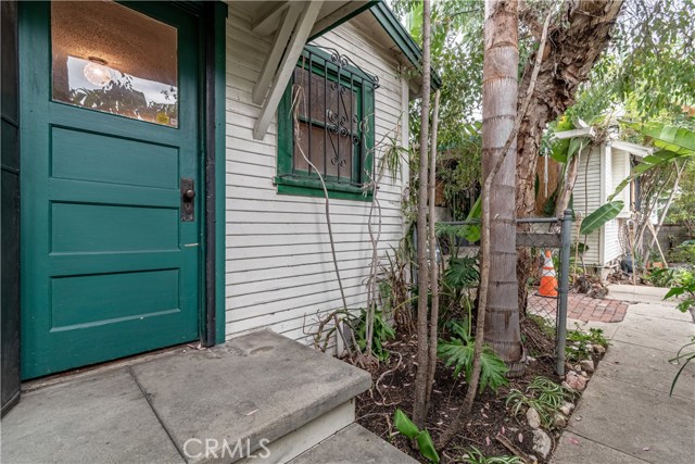 6137 Romaine Street