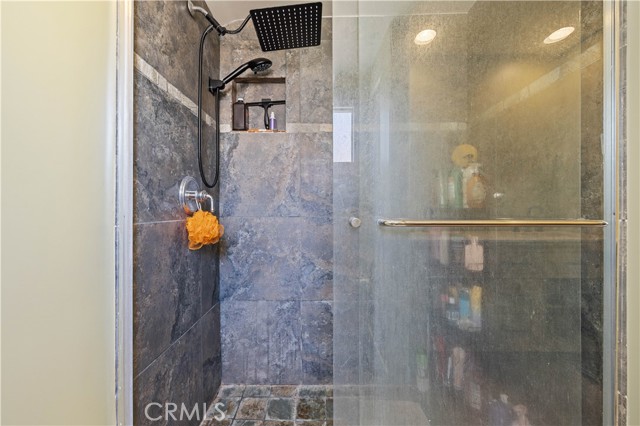 Detail Gallery Image 21 of 44 For 28975 Lotusgarden, Canyon Country,  CA 91387 - 4 Beds | 3 Baths