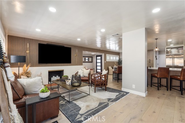1611 N Greenbrier