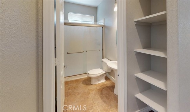 Detail Gallery Image 5 of 9 For 6029 Lily Rock Dr #2,  Fontana,  CA 92336 - 1 Beds | 1 Baths