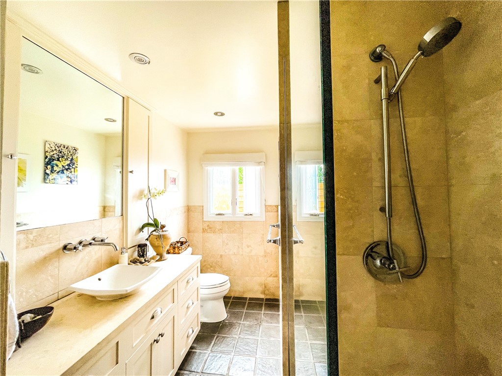 Aebe9117 0011 4b1a B7f2 B9b1995b24f1