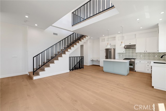2100 Carnegie Lane, Redondo Beach CA: https://media.crmls.org/medias/aebee502-8917-439c-ad9a-940d404a55e4.jpg