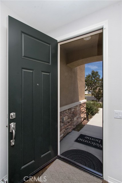 36067 Roaring Fork Drive, Winchester CA: https://media.crmls.org/medias/aebf3fa7-0fd5-4d31-9bf7-257f4fc45e34.jpg