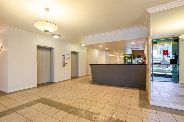 Detail Gallery Image 2 of 29 For 321 S San Vicente Bld #505,  Los Angeles,  CA 90048 - 1 Beds | 2 Baths