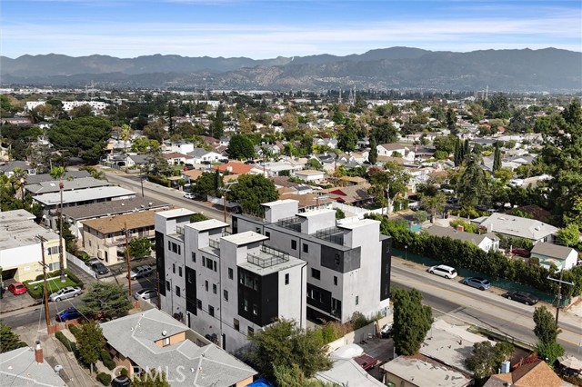 Detail Gallery Image 7 of 33 For 11410 W Calvert St, North Hollywood,  CA 91606 - 3 Beds | 3/1 Baths