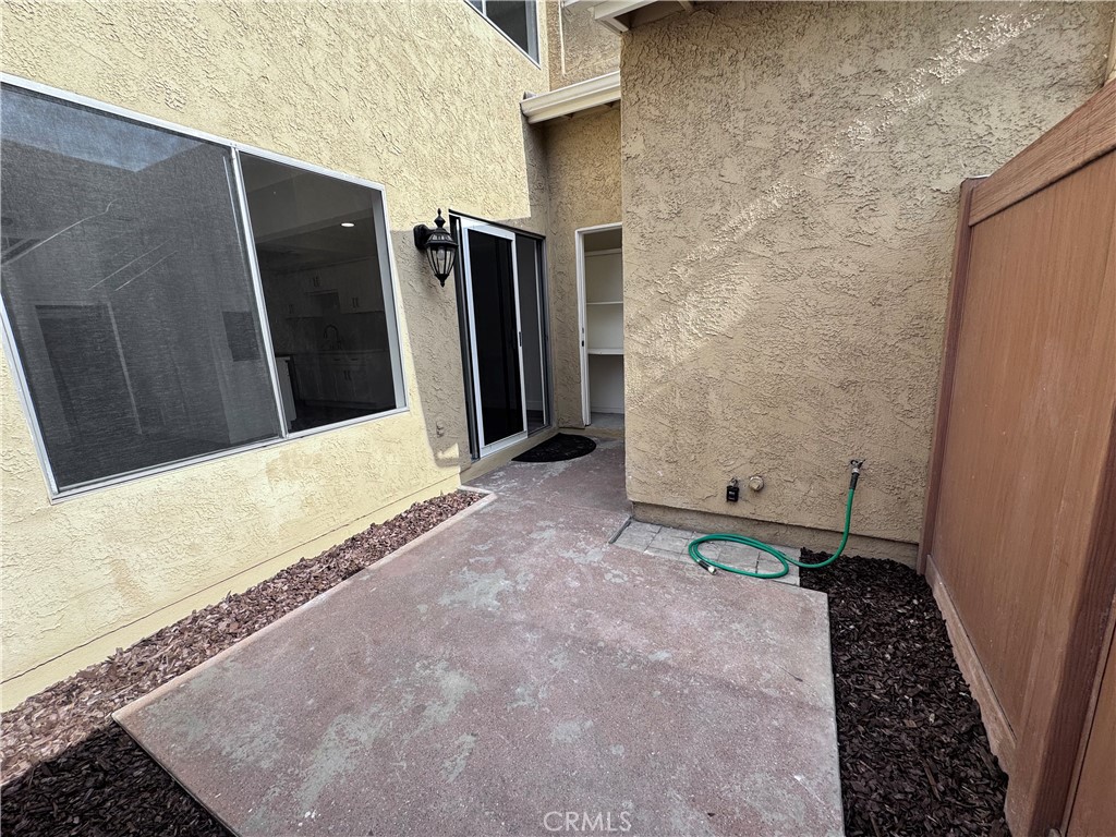 https://media.crmls.org/medias/aec41350-6ed3-4ea9-8b42-151a8571d5c8.jpg?preset=X-Large