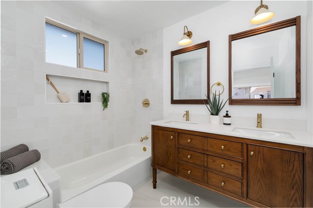 4 Bed Home for Sale in Los Angeles, California