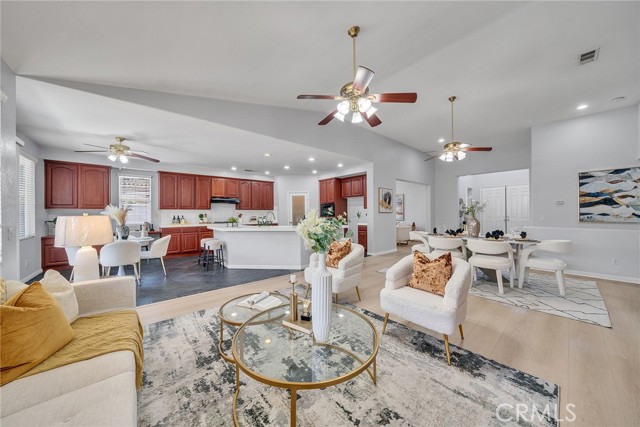 Detail Gallery Image 17 of 46 For 5722 Canoe Dr, Corona,  CA 92880 - 4 Beds | 3 Baths