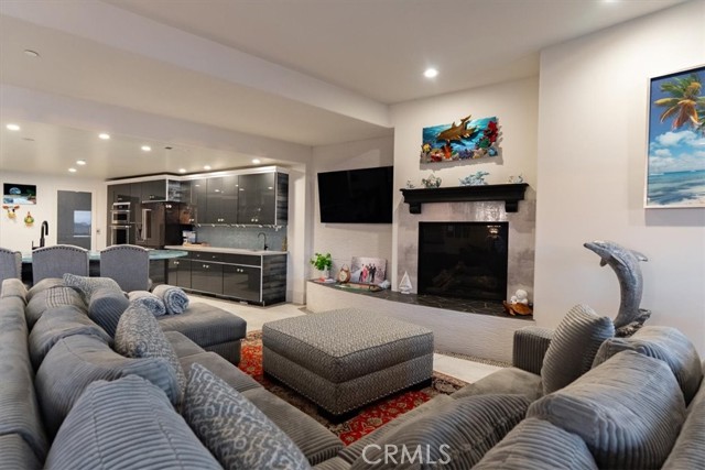 Detail Gallery Image 12 of 59 For 2090 Sherwood, Cambria,  CA 93428 - 4 Beds | 4/1 Baths