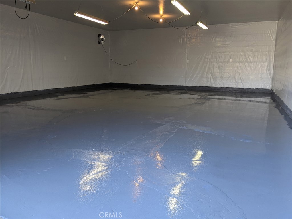 https://media.crmls.org/medias/aec4fea3-9747-4042-ae10-15a25236a78e.jpg?preset=X-Large