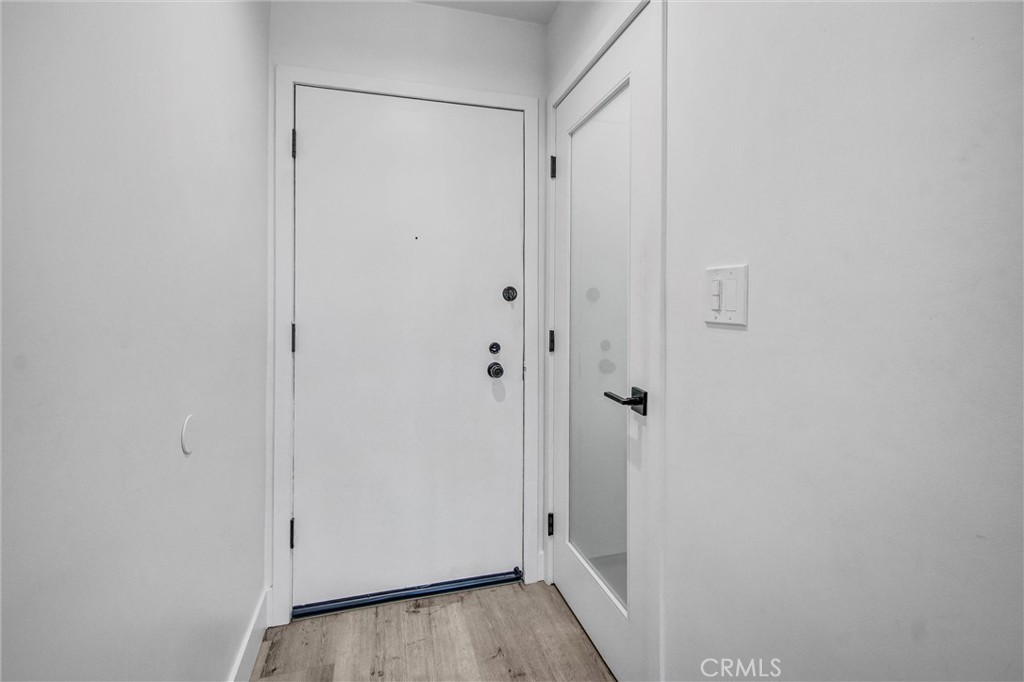 https://media.crmls.org/medias/aec53128-2e2a-4d27-ab06-7502b6dfceda.jpg?preset=X-Large