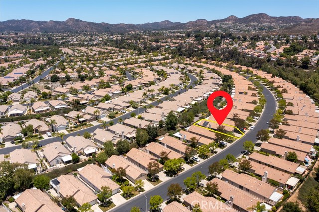 23998 Via Astuto, Murrieta CA: https://media.crmls.org/medias/aec550d5-0092-4a87-a850-fbb824599f1b.jpg