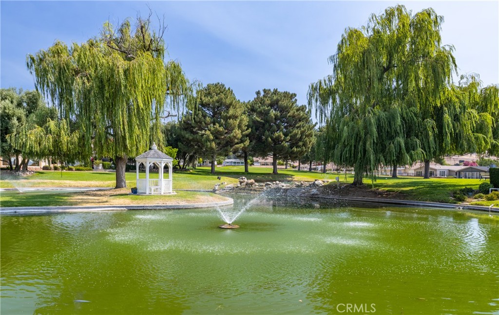 https://media.crmls.org/medias/aec63639-d20a-4fff-9e5e-571814bfa1c2.jpg?preset=X-Large