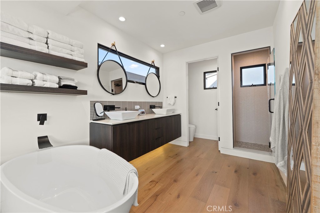 Aec66a88 F6e6 4052 B769 B3469ff5030c