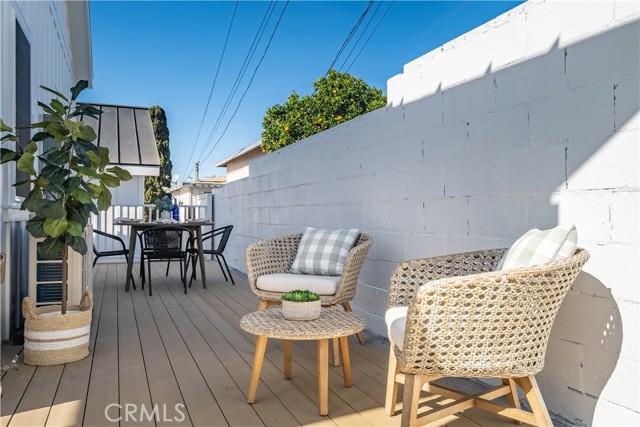 Detail Gallery Image 8 of 37 For 228 B Arena St #B,  El Segundo,  CA 90245 - 2 Beds | 2 Baths