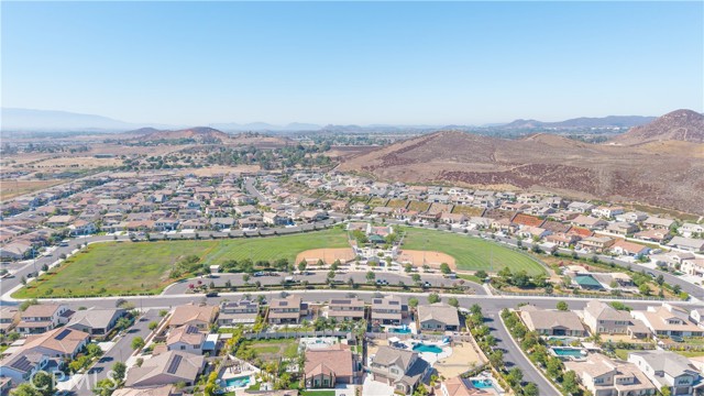 Detail Gallery Image 5 of 31 For 29742 Carmague Ln, Menifee,  CA 92584 - 4 Beds | 3 Baths