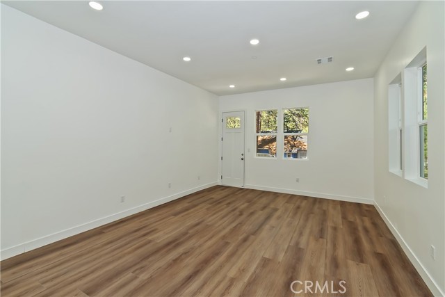 Detail Gallery Image 15 of 50 For 911 Sugarloaf, Big Bear City,  CA 92314 - 3 Beds | 3 Baths