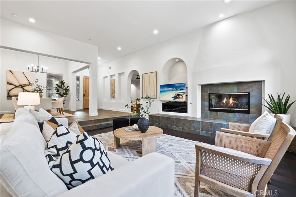 MLS #OC25229968 image #9