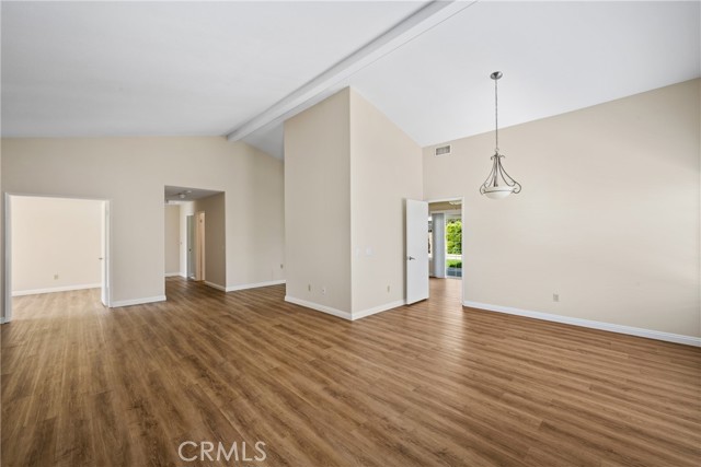 Detail Gallery Image 10 of 44 For 17651 Falkirk Ln, Huntington Beach,  CA 92649 - 4 Beds | 2 Baths