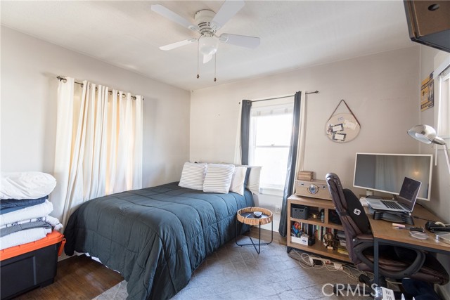 1517 E 1st Street, Long Beach CA: https://media.crmls.org/medias/aec988f7-3379-43a1-ac1c-0493d6723e60.jpg