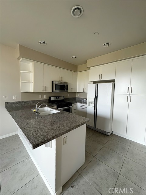 Detail Gallery Image 6 of 25 For 552 Calle Estrella, Montebello,  CA 90640 - 2 Beds | 2 Baths