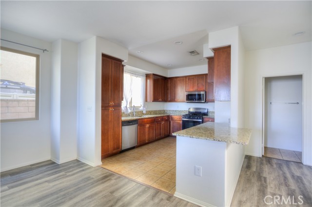 Detail Gallery Image 11 of 42 For 469 Niagara Ct, Corona,  CA 92878 - 4 Beds | 2/1 Baths