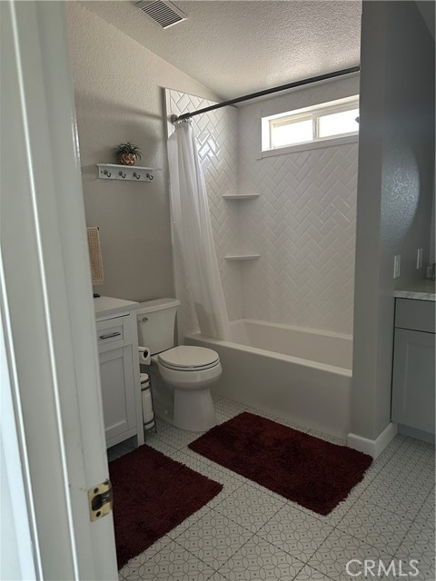 2311 Volya Court, Colton CA: https://media.crmls.org/medias/aecb68c8-5710-44b6-8831-5ddc0c130c78.jpg