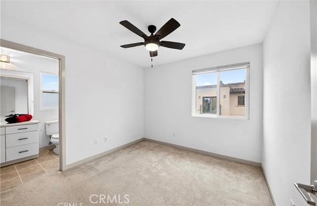 Detail Gallery Image 8 of 9 For 809 Anaheim Blvd #106,  Anaheim,  CA 92805 - 3 Beds | 2/1 Baths