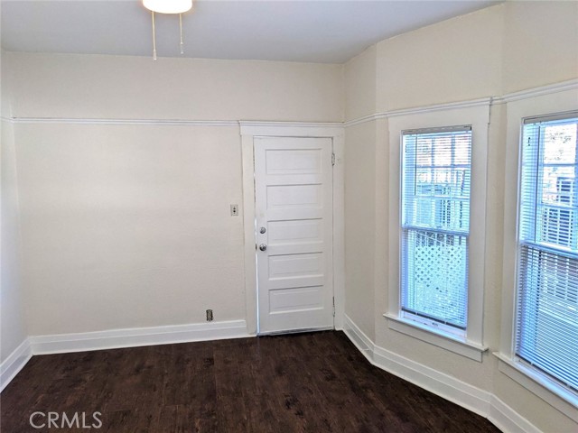 Detail Gallery Image 3 of 9 For 234 W 4th St #B,  Long Beach,  CA 90802 - 1 Beds | 1 Baths