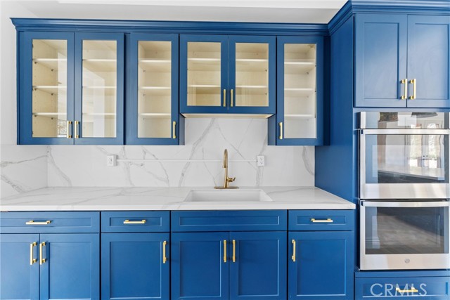 Detail Gallery Image 22 of 74 For 17190 Small Canyon Ln, Riverside,  CA 92506 - 6 Beds | 6/1 Baths