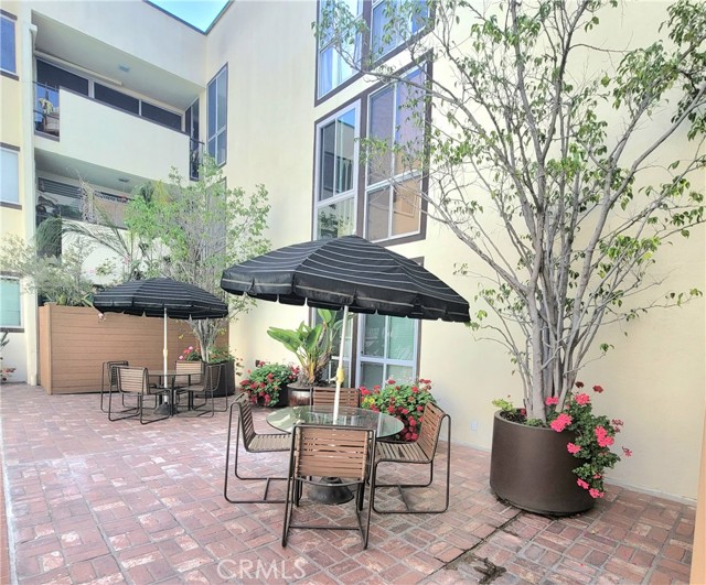 Detail Gallery Image 39 of 54 For 1015 N Kings Rd #205,  West Hollywood,  CA 90069 - 1 Beds | 2 Baths