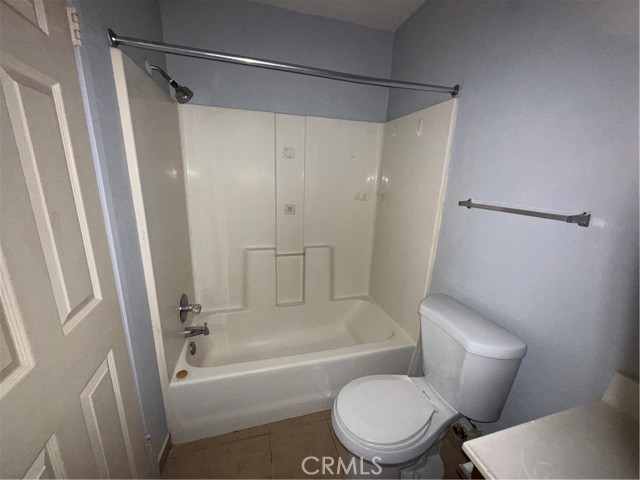 Detail Gallery Image 4 of 6 For 16580 Pine St #B,  Hesperia,  CA 92345 - 2 Beds | 1 Baths