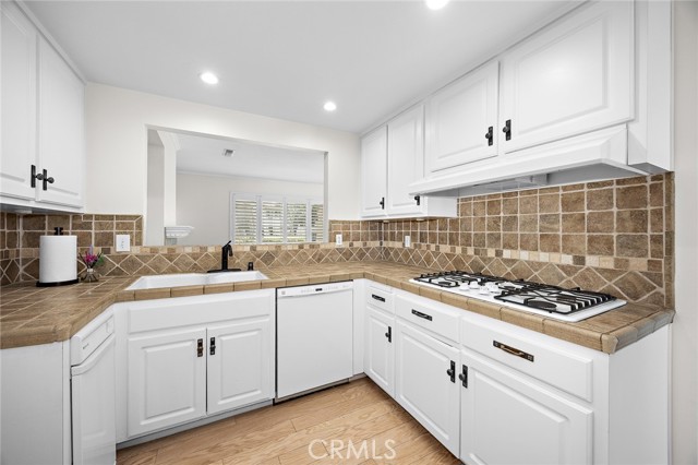 Detail Gallery Image 6 of 35 For 5141 Aspen Dr, Montclair,  CA 91763 - 3 Beds | 3 Baths