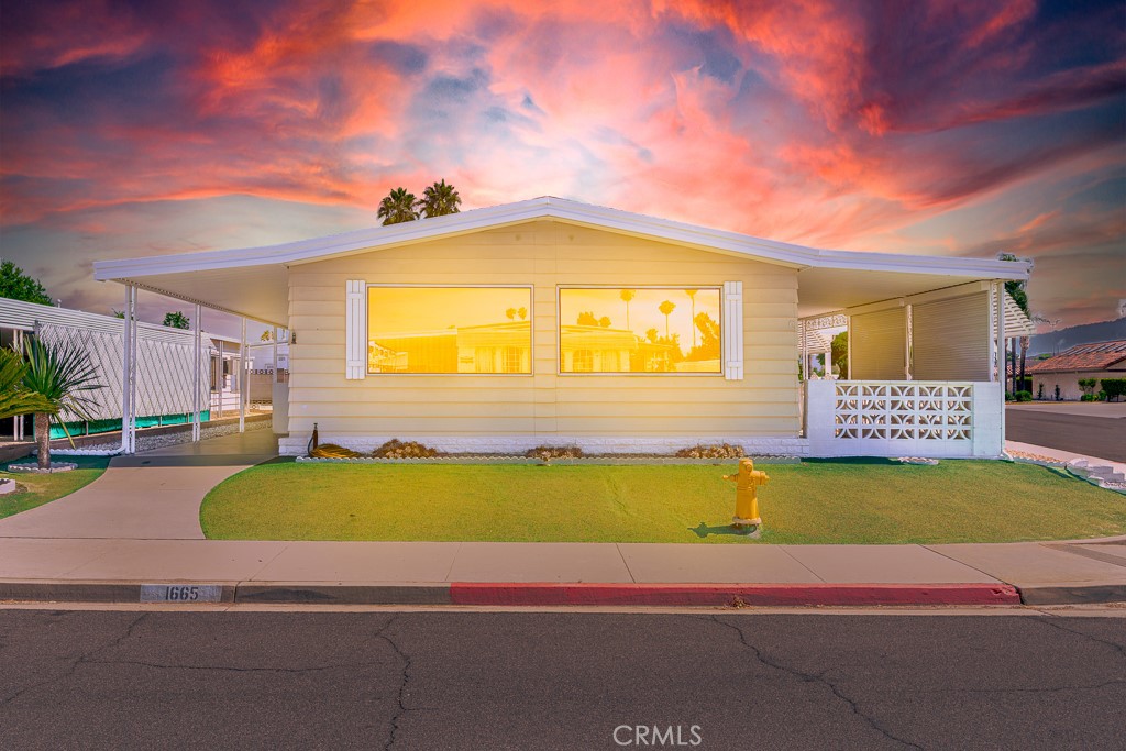1665 Vista Grande Drive