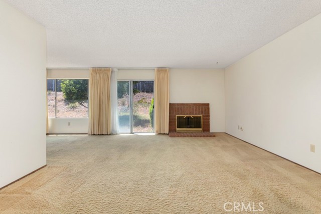 Detail Gallery Image 4 of 26 For 2740 Whitney St, San Diego,  CA 92111 - 3 Beds | 2 Baths