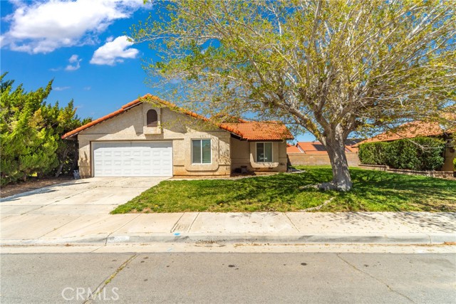 Detail Gallery Image 1 of 32 For 3023 E Avenue S2, Palmdale,  CA 93550 - 4 Beds | 2 Baths