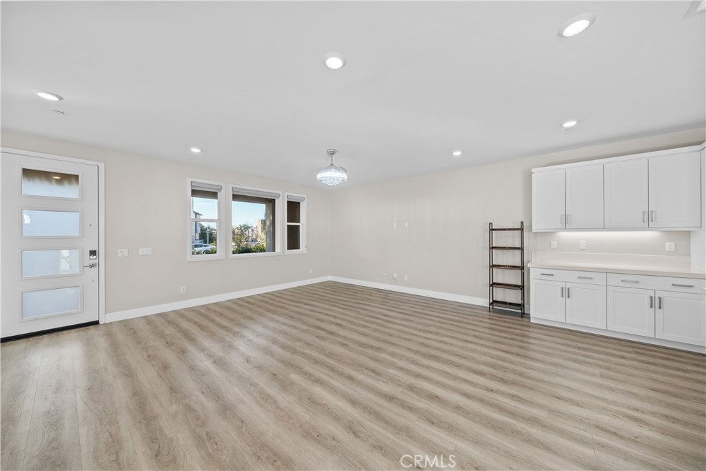 MLS #OC25272647 image #9