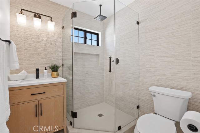 11444 Harrisburg Road, Rossmoor CA: https://media.crmls.org/medias/aed05006-367b-4ad5-bcf5-34427faadf3a.jpg