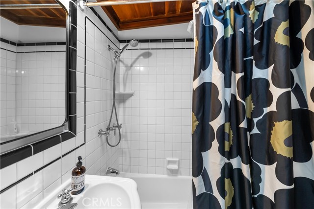 3017 Elm Avenue, Manhattan Beach, California 90266, 2 Bedrooms Bedrooms, ,2 BathroomsBathrooms,Residential,Sold,Elm,SB21199179