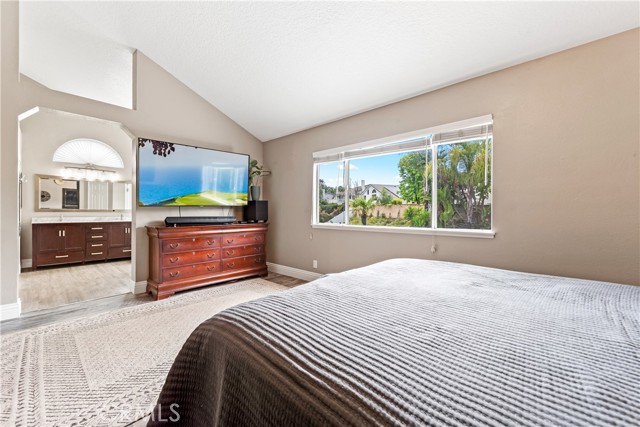 Detail Gallery Image 29 of 53 For 31885 Old Oak Rd, Rancho Santa Margarita,  CA 92679 - 5 Beds | 3 Baths
