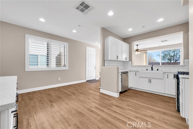 Detail Gallery Image 9 of 37 For 35876 Hazelhurst St #2,  Murrieta,  CA 92562 - 3 Beds | 2/1 Baths