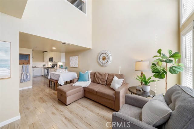 1185 E Foothill Boulevard, San Luis Obispo CA: https://media.crmls.org/medias/aed22ce2-d359-4c61-8840-e17b1b7c9e39.jpg